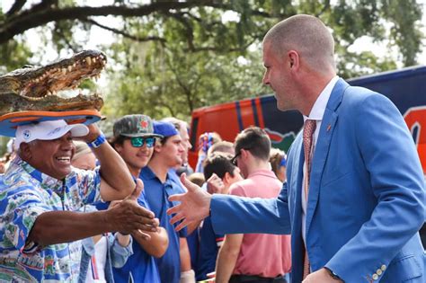 Photo Gallery Gator Walk Before The Florida Gators Take On Vanderbilt