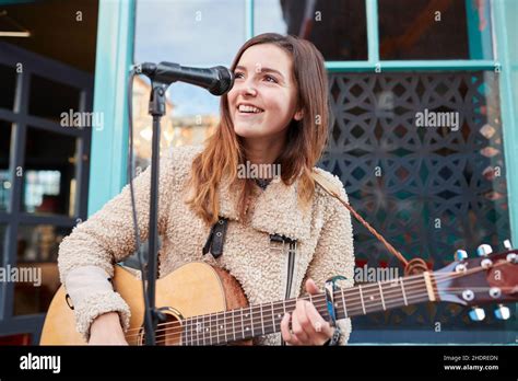 cabaret, street busker, singing, playing guitar, cabarets, buskers ...