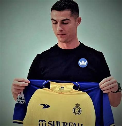 Ronaldo Arrival at Al Nassr Club, Record Ronaldo jersey Sales : r ...