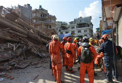 Erdbeben In Nepal Tote Und Verletzte Im Himalaya Der Spiegel