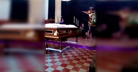 Youtube Fieles Aseguran Que Imagen De Cristo Movió La Cabeza Durante Misa Tendencias La