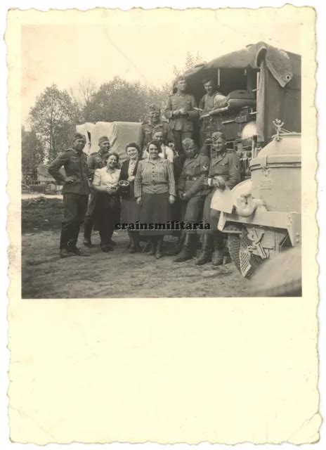 Orig Foto Pd Soldaten Mit Lkw Feldk Che In Niederkeuzstetten