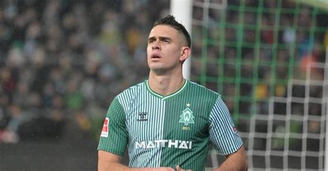 Transfer Wirbel bei Werder Bremen So steht s um Frankfurt Leihgabe Borré