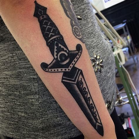 Black traditional dagger - Tattoogrid.net