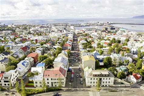 Keflavik Airport (KEF): Bus Transfer to/from Reykjavik | GetYourGuide