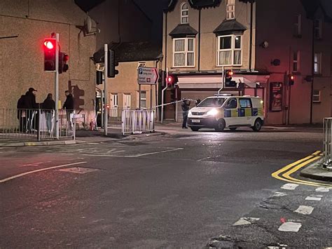 Gallery Multiple Police Units Swoop In On Rhyl Property Which Closed