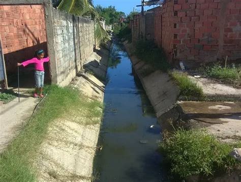 PC Maneiro Inspecciona Quebradas Y Embaulamiento De Aguas De Lluvias