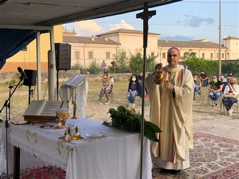 San Pietro Celestino V Il Vescovo Michele Fusco Celebra La Prima Messa