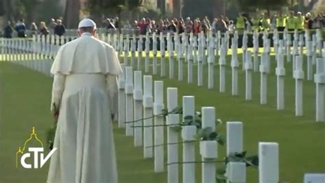 Il Papa Visita Il Cimitero Di Nettuno La Fedelt