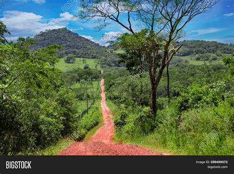 El Valle De Anton Image & Photo (Free Trial) | Bigstock