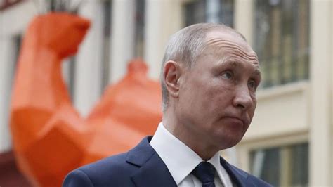 Russian Court Backs Move To Let Putin Stay In Power Russia News Al