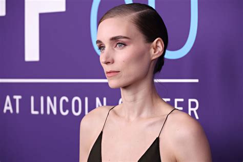 Rooney Mara Wears Little Black Dress And Pointy Heels For Women Talking