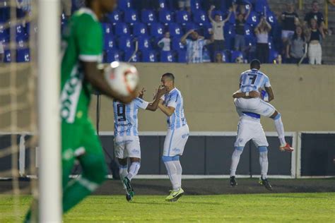 Londrina encara sequência decisiva e busca retomar força no Estádio do