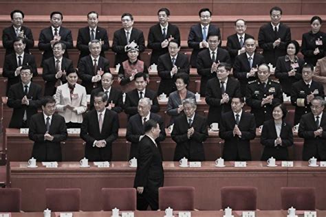 钟原：最无望的中共两会 高层复杂表情泄真相 习近平 李强 军队 大纪元