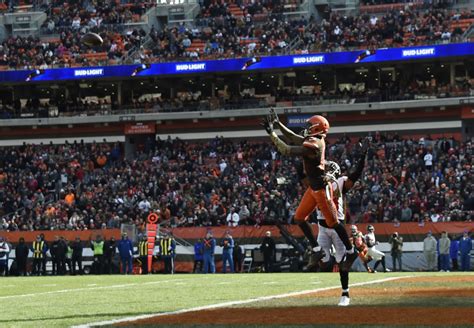 Cleveland Browns: Fans getting used to the foreign concept of winning