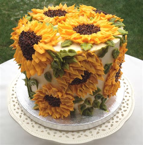 Custom Buttercream Cakes And Desserts Master Cake Classes Arty Cakes Sunflower Cakes Fall