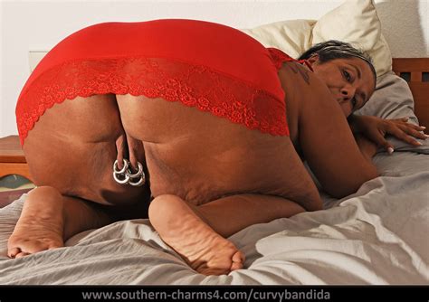 CurvyBandida 2 F2MWX02XwAAJJAi Porn Pic