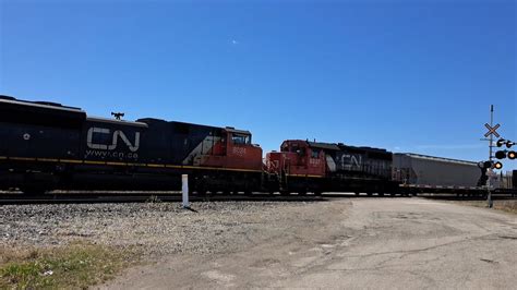 A Rare Sd40 2q Makes An Appearance As Thundercab Sd70m 2 S Lead Mixed Train Cn 314 With Bad P5