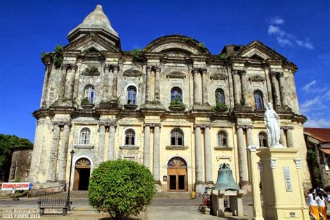 Explore.Dream.Discover: Exploring Taal Basilica