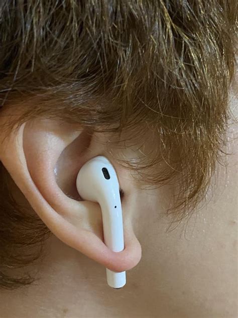 Do Your Airpods Ever Fall Out Here S A Foolproof Way To Keep Them In Your Ears Airpods