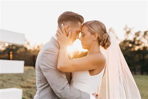 Golden Fall Sunset Wedding Photo Ideas Sunset Wedding Photos Wedding