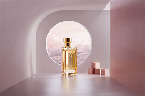 In the cloud | Perfume香水 | Geometric space on Behance