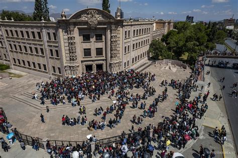 ElTecNoEsCantina Estudiantes logran destitución de Directora del Tec