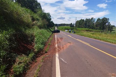 Condutor Bate Carro Contra Barranco Na Rodovia Entre Umuarama E Mariluz