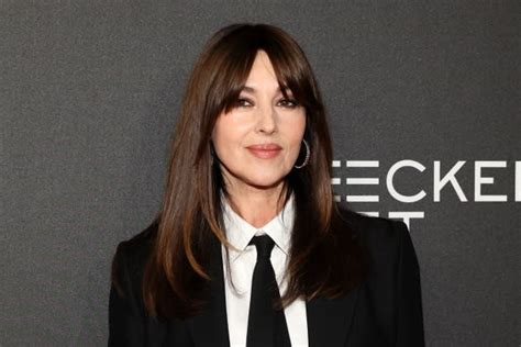 Beetlejuice Monica Bellucci In Talks For Tim Burton Michael