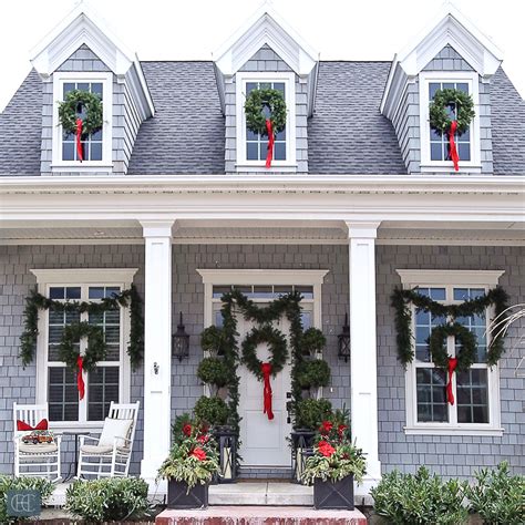 Exterior Holiday Christmas Home - Cambridge Home Company