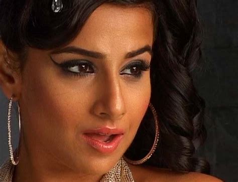 BOLLYWOOD CELEBUZZ Vidya Balan Hot N Sensuous Photoshoot