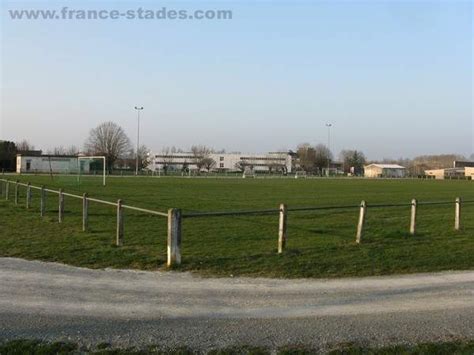 Terrain Stade Municipal Club Football As Portugais Niort Footeo