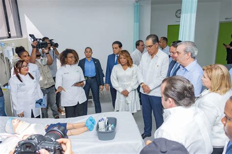 UCE inaugura centro de simulación de salud Tour Atabex