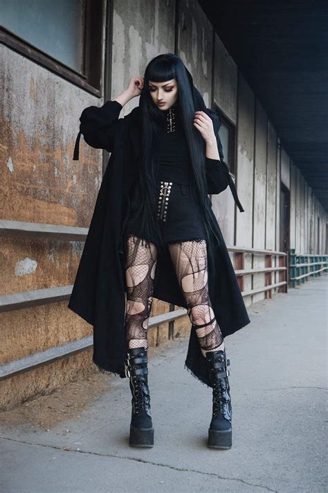 Pin By Elizabeth On Obsidian Kerttu Jovana Mitrovic Model Gothic Outfits Demonia Outfits