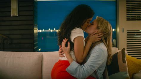 Tori Anderson & Yasmine Al-Bustami (NCIS: Hawai'i) : r/ladyladyboners