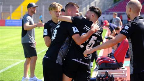 Vor Dem Steinbach Spiel Gute Laune Bei Hessen Kassel Kicker