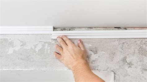 how to clean floor molding