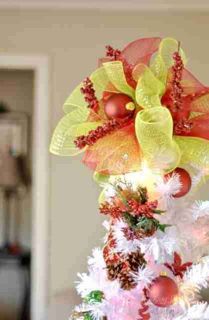 How to Make a DIY Tree Topper (with a plastic cup!) | Lamberts Lately