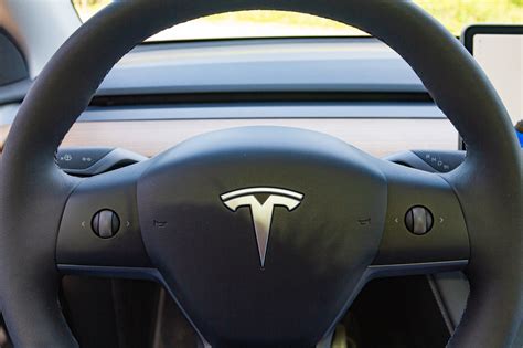 Advantages And Disadvantages Of The Tesla Model Y Techzle