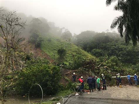 Una Persona Fallecida Y Familias Evacuadas Deja Un Deslizamiento De