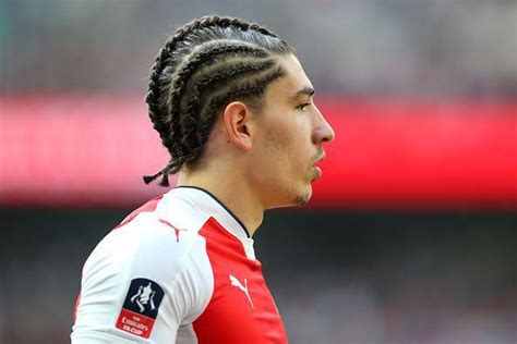 20 Soccer Player Hairstyles to Get Inspired (2019 Guide)