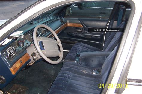 1993 Ford Crown Victoria Police Interceptor Sedan 4 - Door 4. 6l