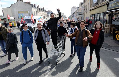 Diaporama Mobilisation En Baisse Ch Teauroux Contre La R Forme Des