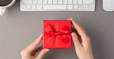 Pay Gratitude To Your Boss With These 36 Thank You Gifts