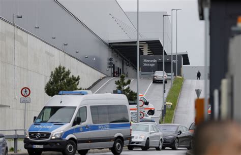 Niemcy Po Strzelaninie Na Terenie Fabryki Mercedesa Liczba