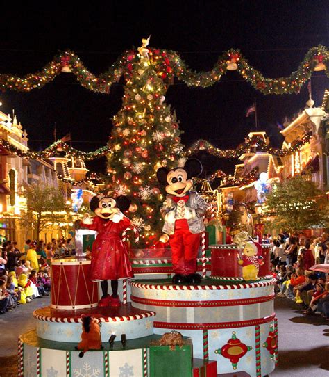 Mickey’s Very Merry Christmas Party | WDW Fan Zone