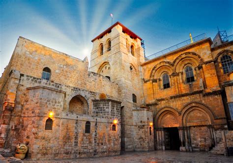 Four Icons Begun To Stream Myrrh In The Church Of The Holy Sepulcher On