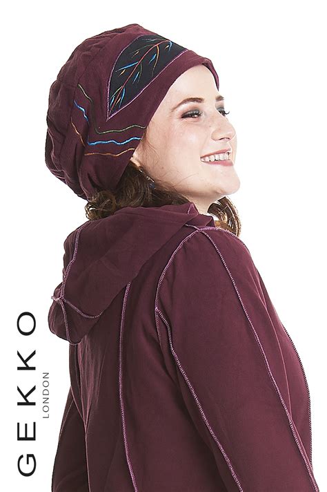 Fleece tam hat with embroidered leaves - Gekko Bohotique