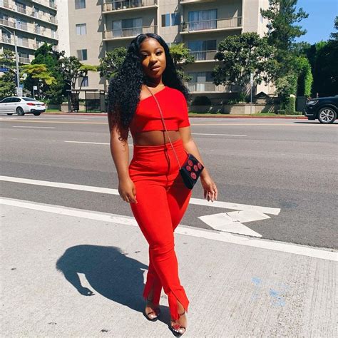 Reginae Carter Shows Fans The Secret To Her Small Waist Celebrity Insider