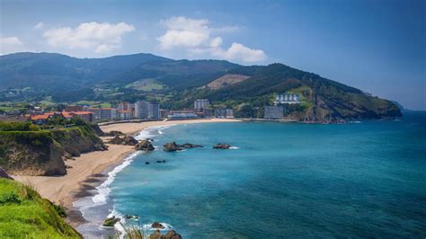 Estas son las cuatro playas con bandera azul en el País Vasco